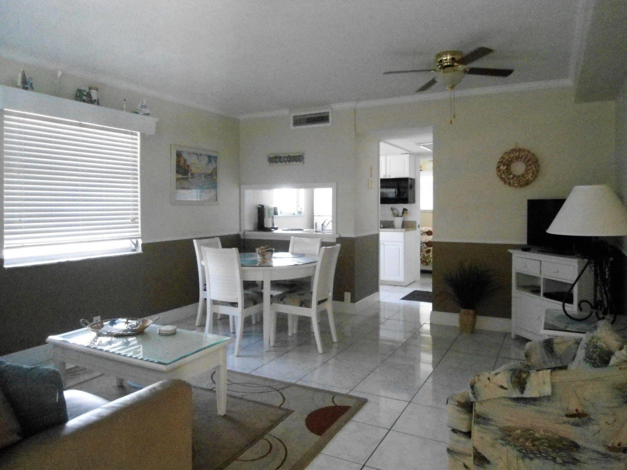 Malyn Resort St. Pete Beach Esterno foto