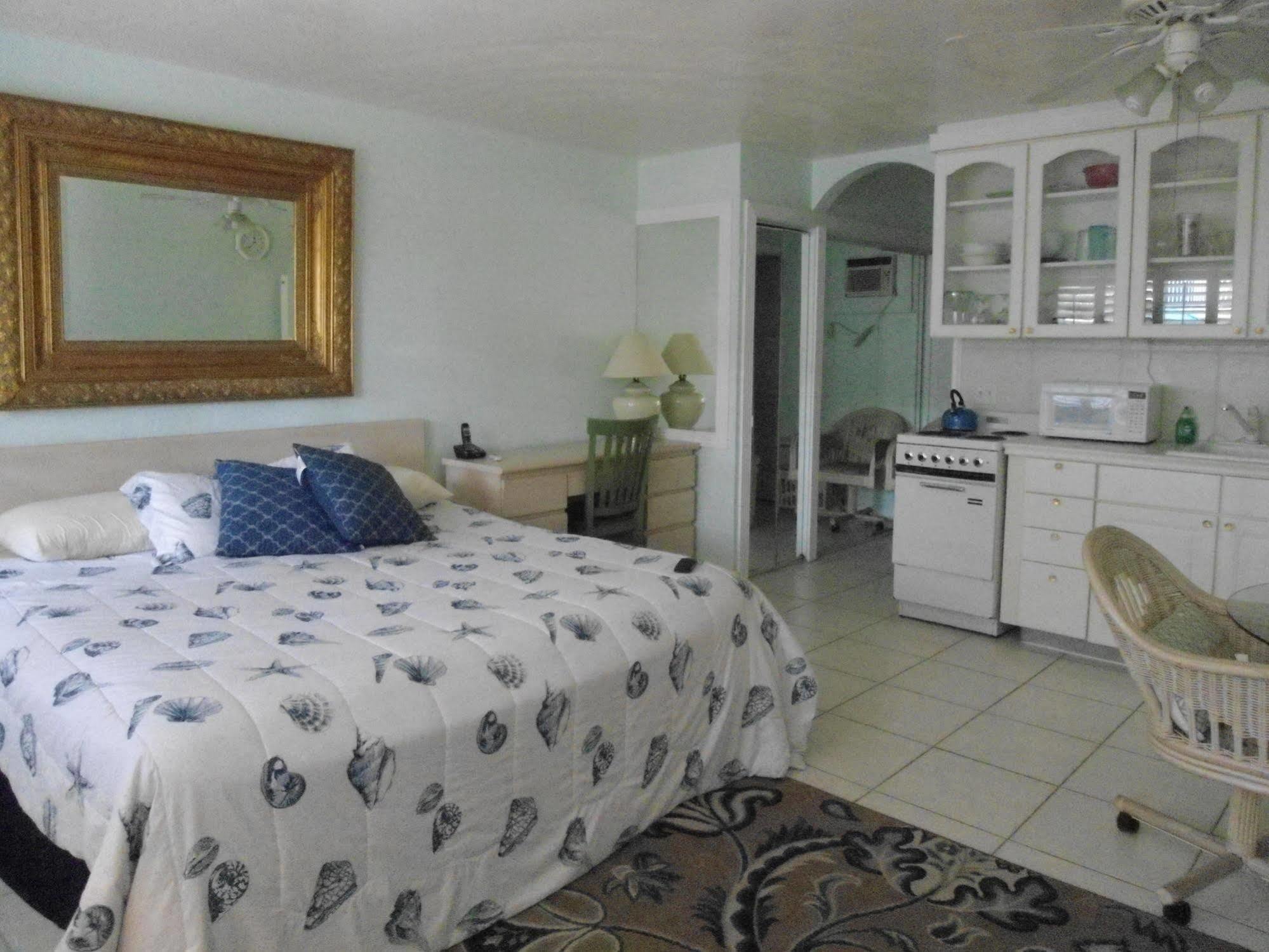 Malyn Resort St. Pete Beach Esterno foto