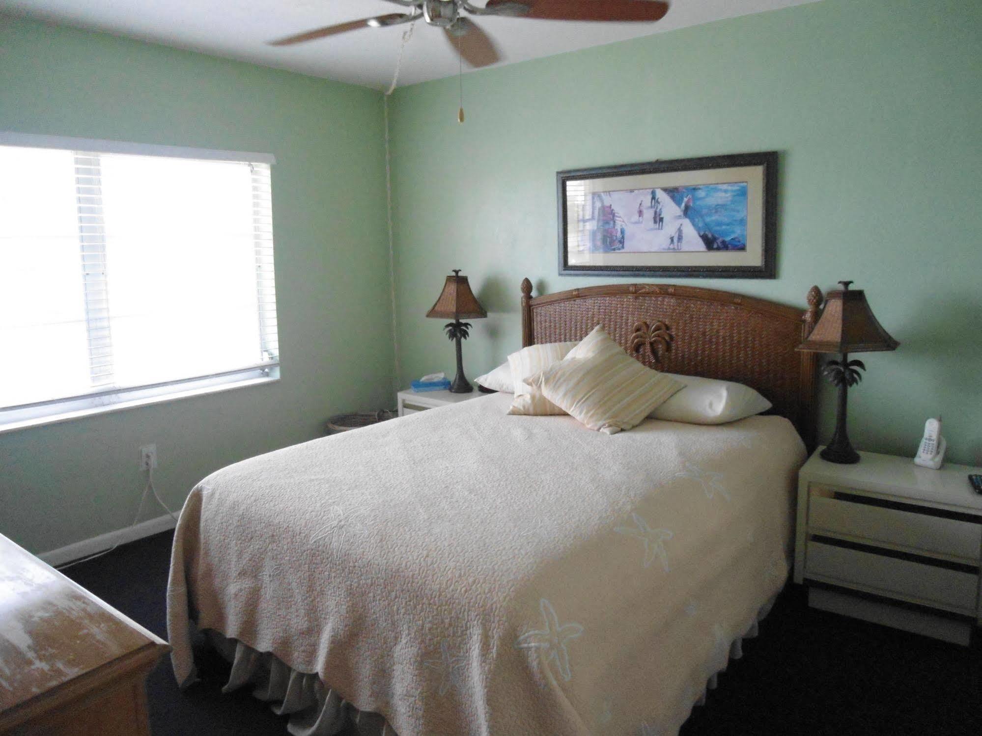 Malyn Resort St. Pete Beach Esterno foto