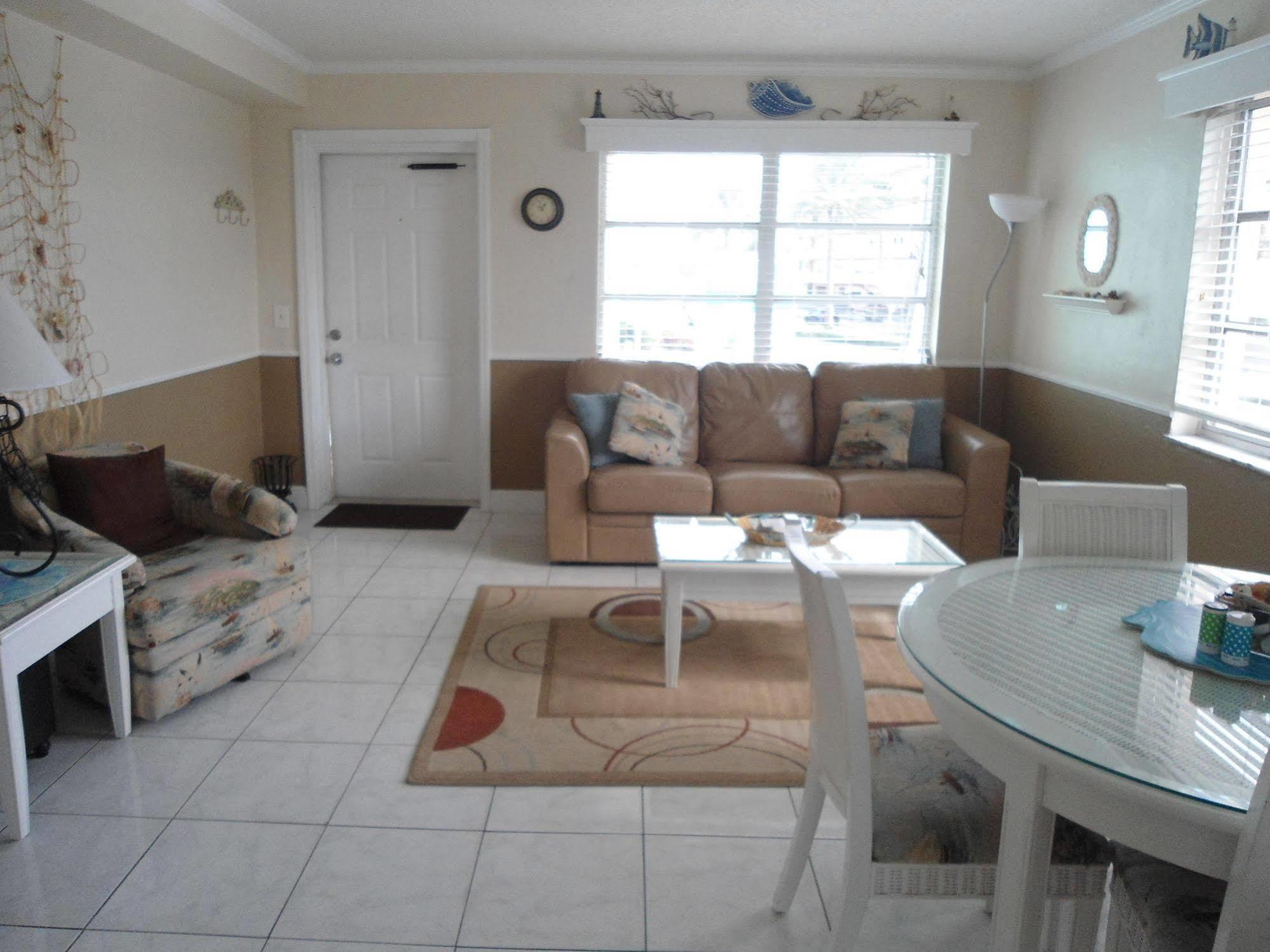 Malyn Resort St. Pete Beach Esterno foto